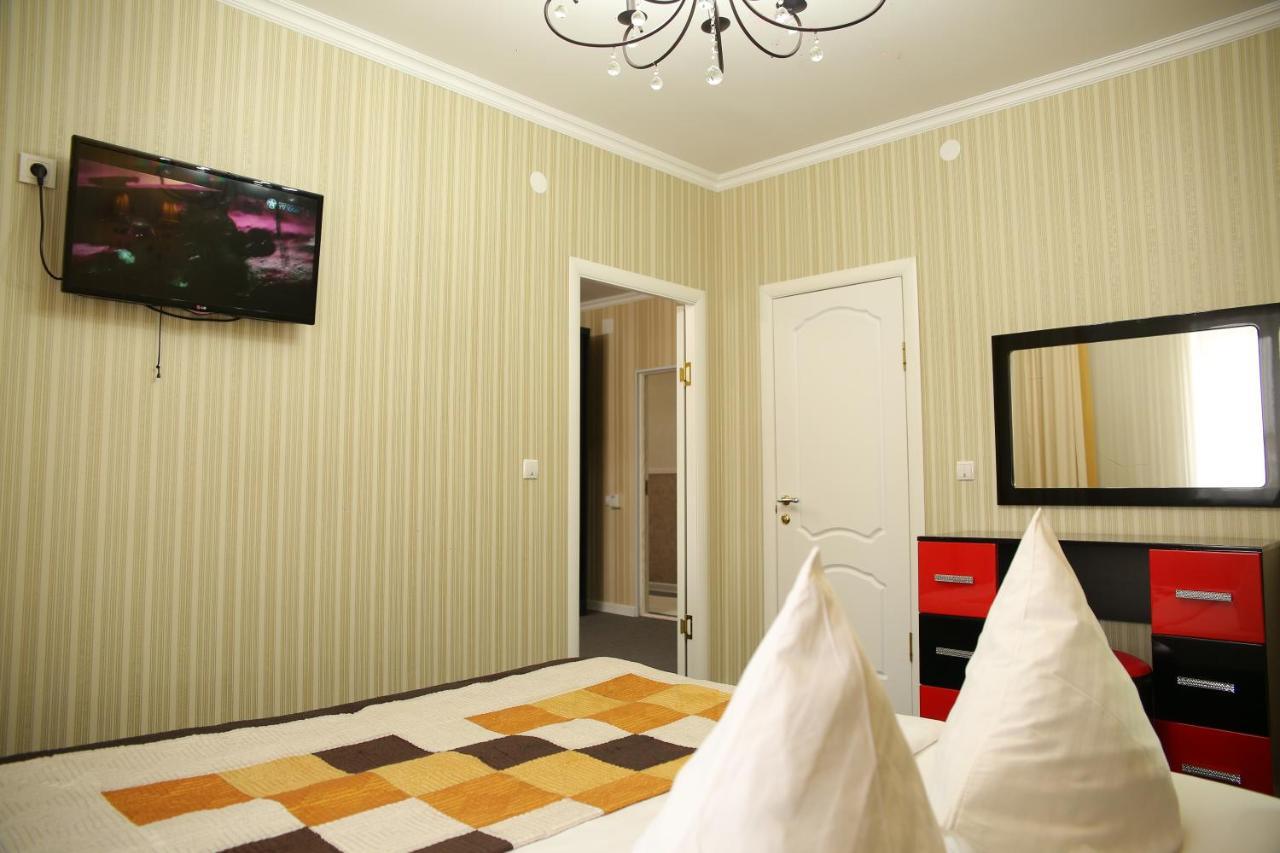 Sweet Home Hotel Atyraū エクステリア 写真